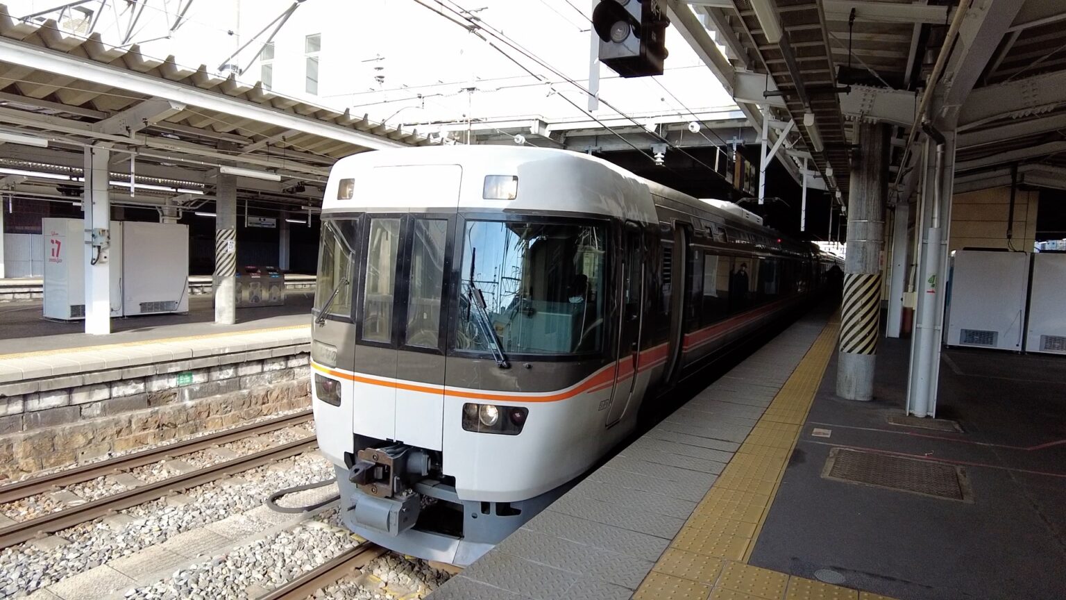 （乗車記）特急しなの16号 長野駅 → 松本駅 善光寺平の景色を堪能！ - 695TFのブログ