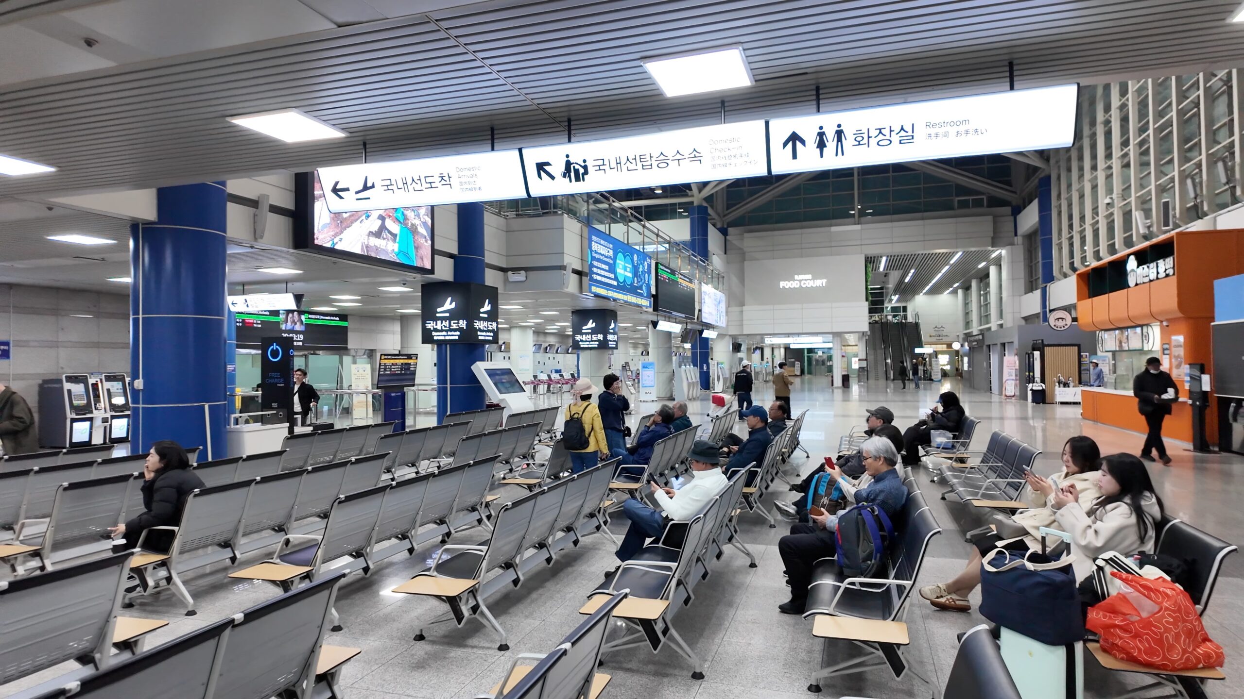 清州国際空港の到着ロビー