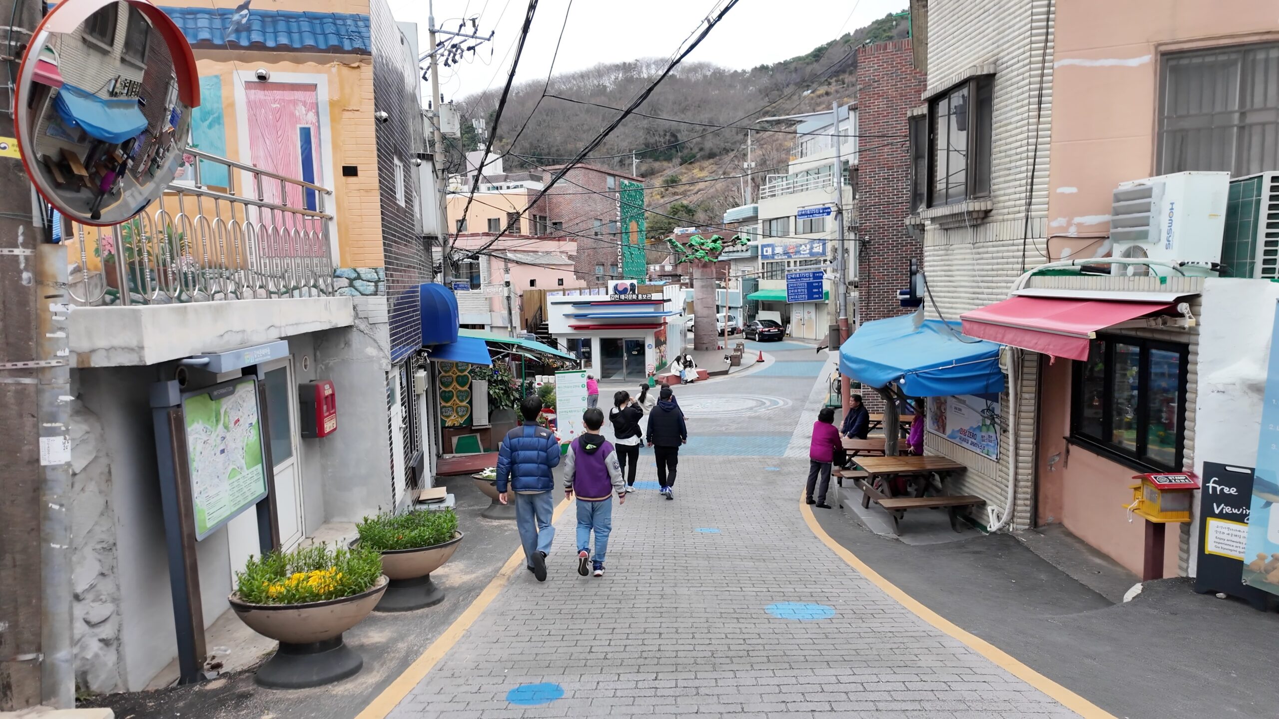 チャガルチ市場の細い路地