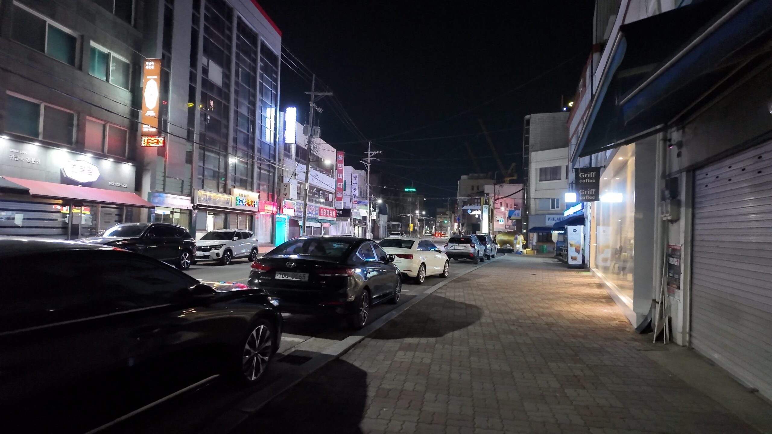 バス下車後に歩いた清州市内の夜の街並み