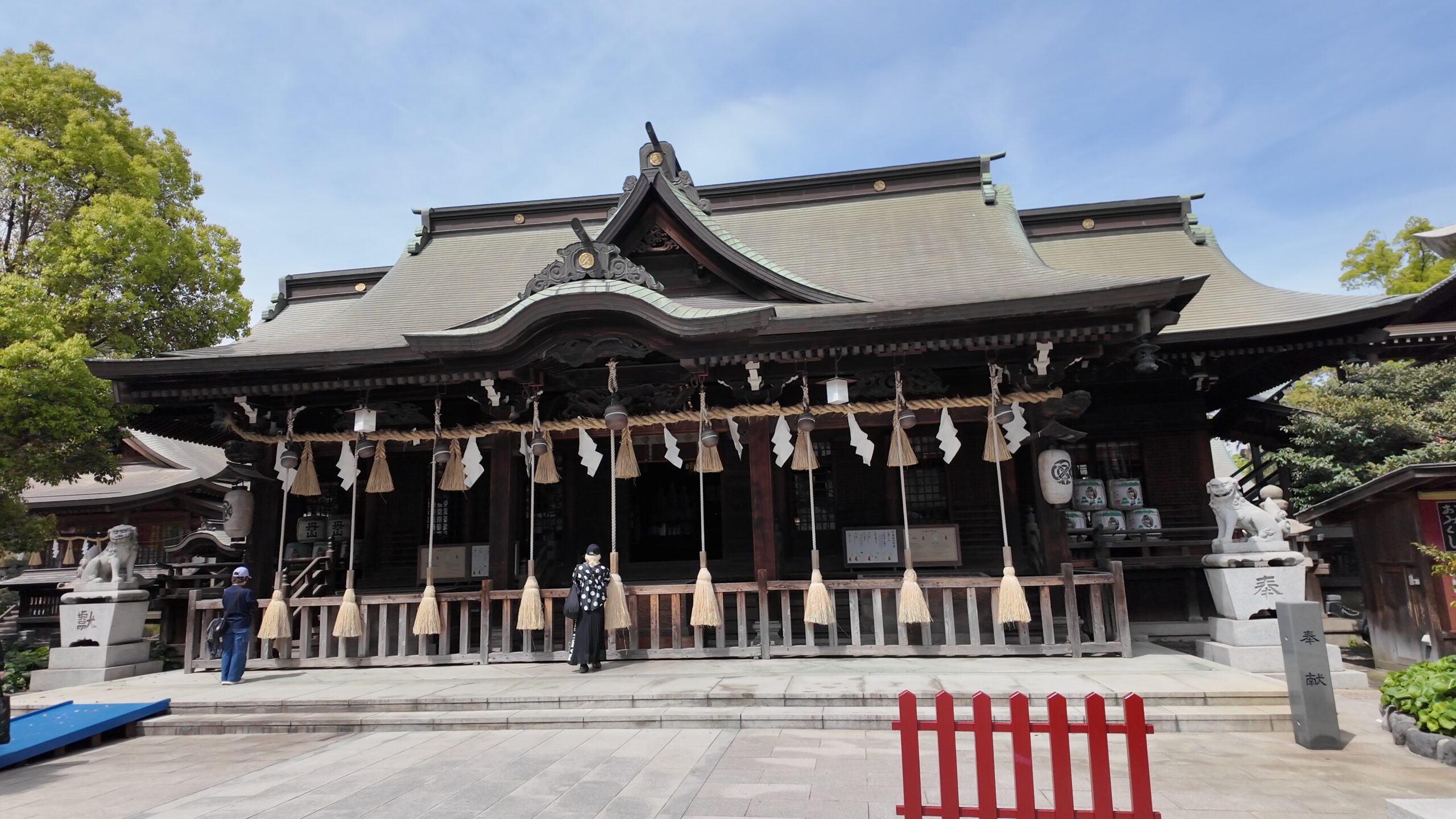 小倉城に隣接する八坂神社の拝殿