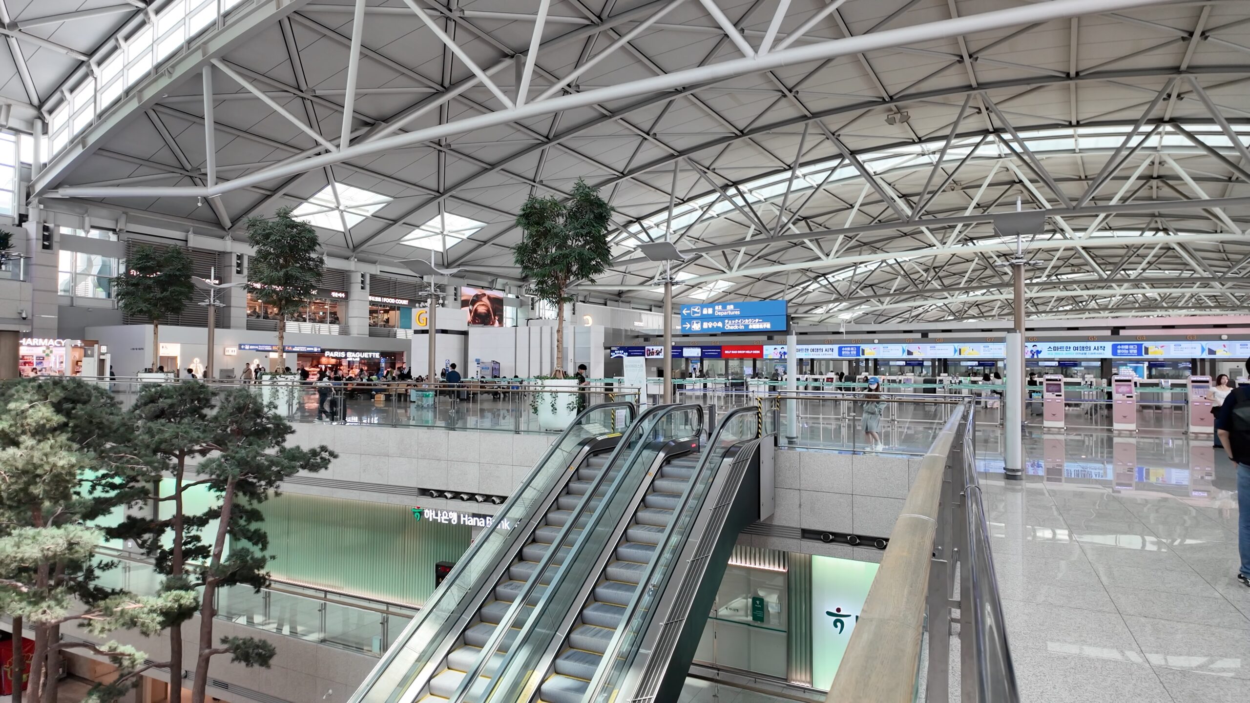 仁川国際空港第1ターミナルの出発ロビー